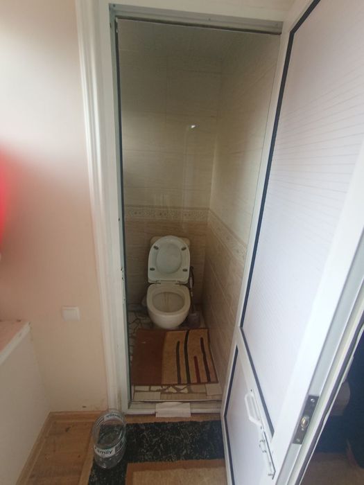 1 honali kvartira ijaraga beriladi. Hamma sharoitlar yaxshi