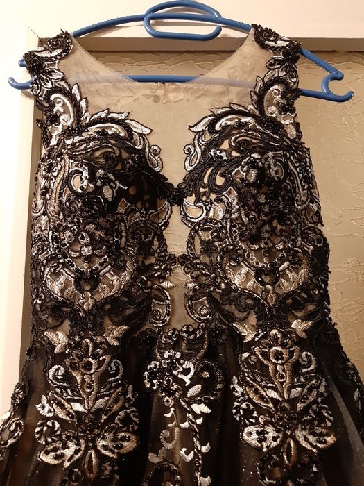 Абитуриентска бална рокля