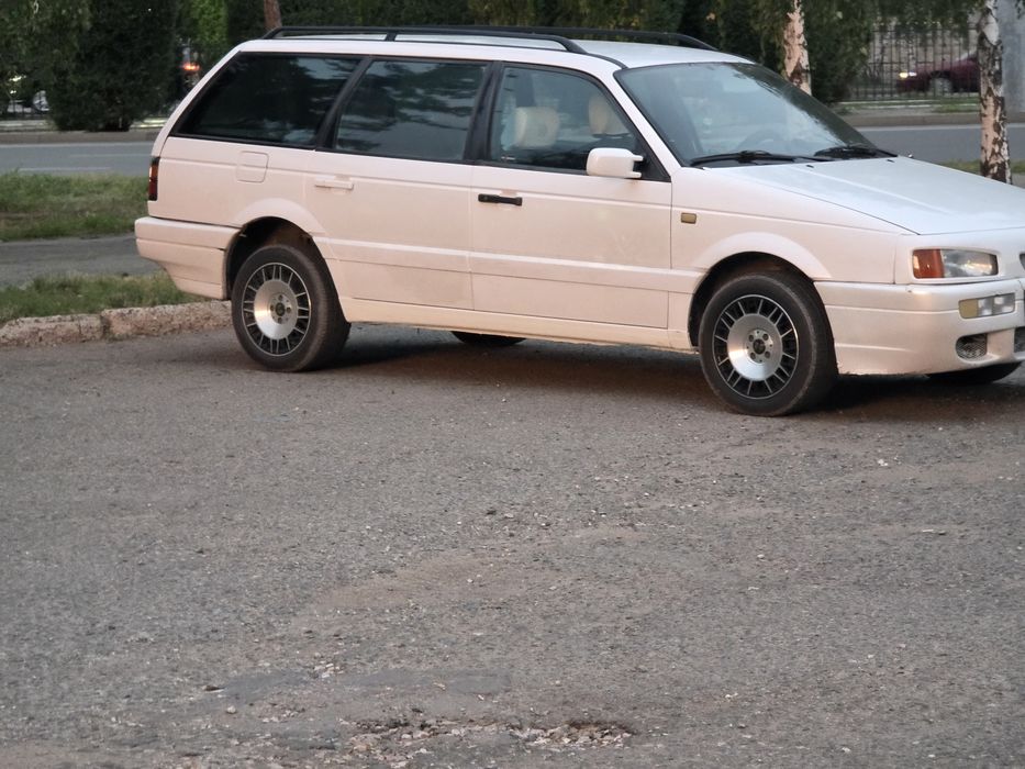 Passat B3 универсал 1.8