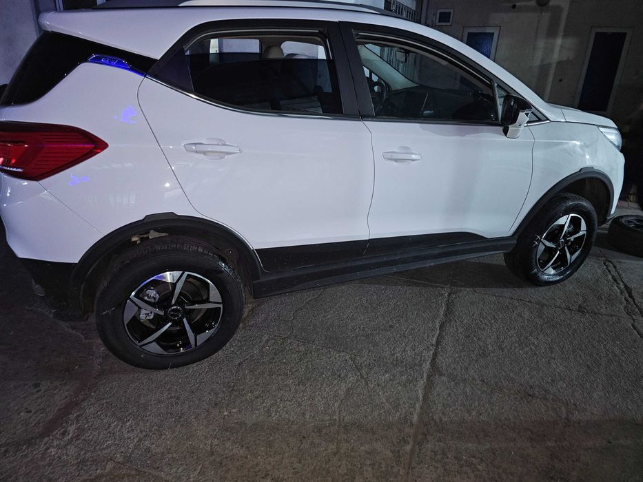 Автомобиль BYD Yuan Pro