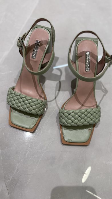 Продам босмоножки Basconi