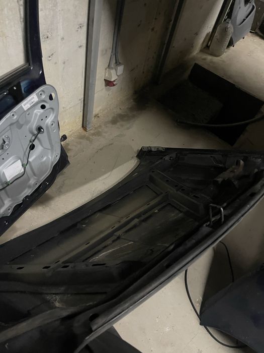 Преден капак Jeep Cherokee Sport