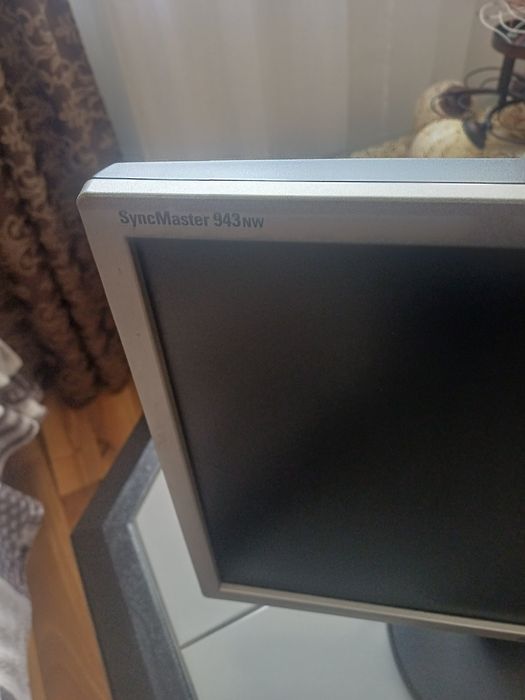 Monitor Samsung 100 lei!