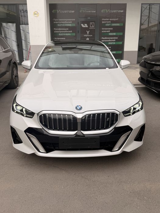 Bmw i5 40L m Paket dop opsiyali zapas hod 713km