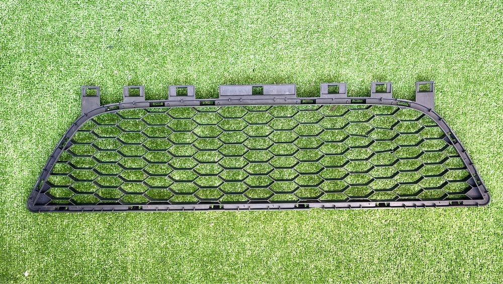 2бр оригинални решетки за Мазда 5