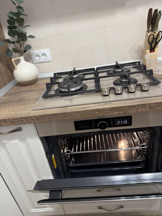 Set Whirlpool – cuptor electric și plită pe gaz