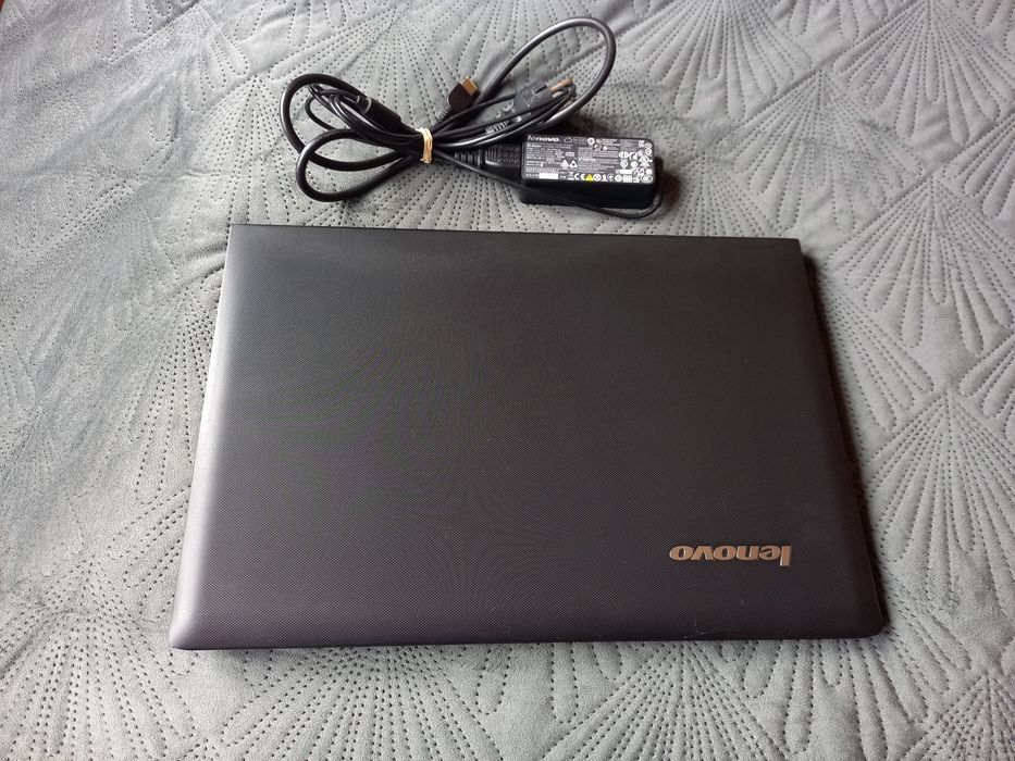 Лаптоп Lenovo IdeaPad G50-30 с 4-ядрен процесор и Windows 11 Pro