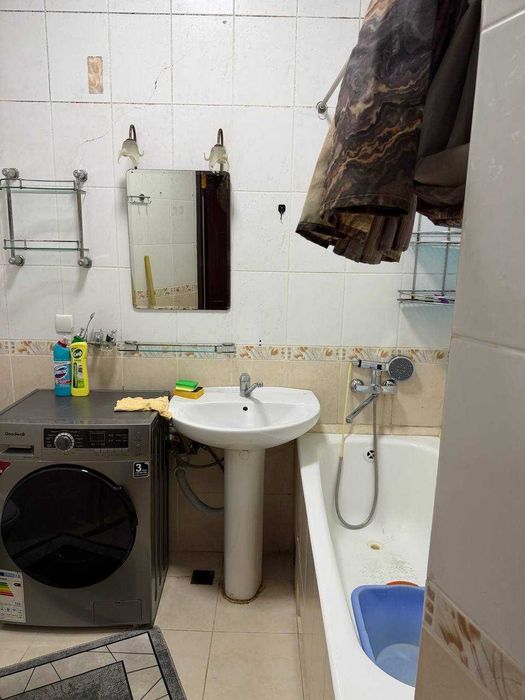 Аренда Чиланзар - 1  квартал 2 комнатная квартира 1 этаж площадь 65 м2