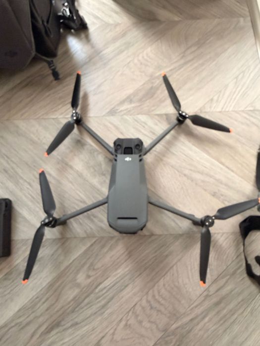 DJI Mavic 3 FlyMore Combo