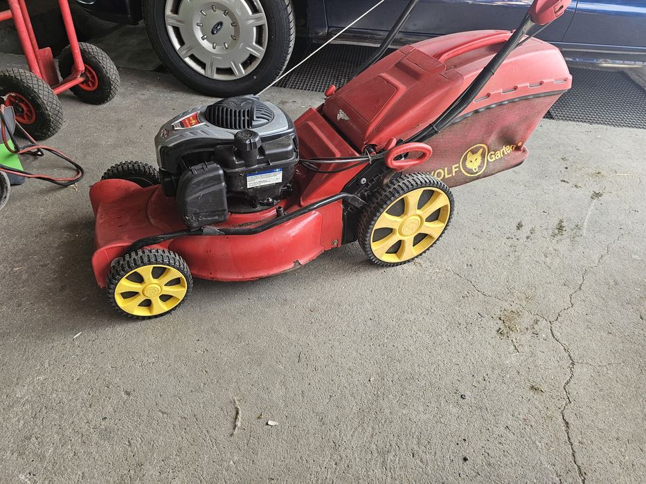 Vand mașină de tuns iarba
