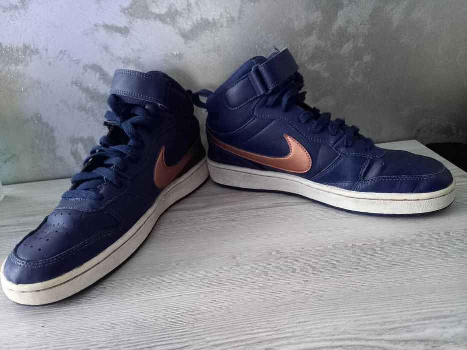 Nike - естествена кожа шити номер 40