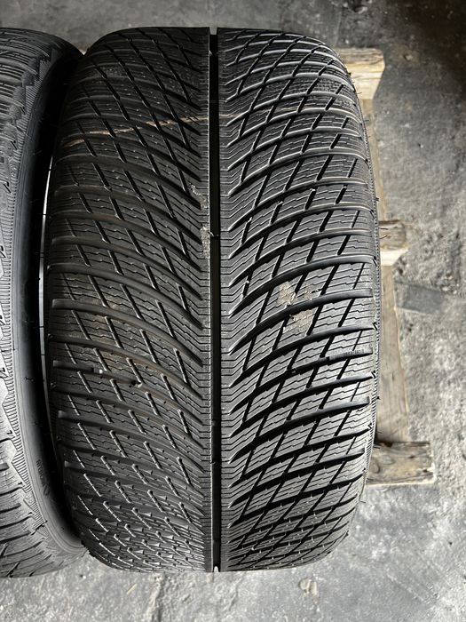 2 anvelope iarna ca NOI 275/35/19 , Michelin , DOT 2024 , 7 mm !