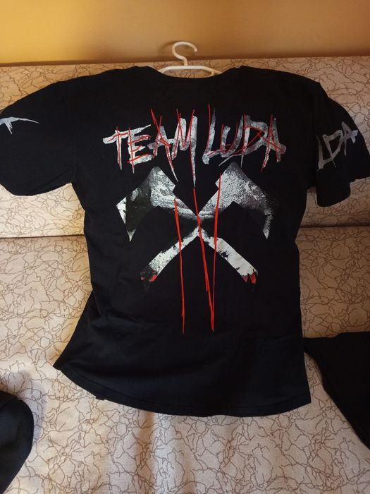 Чисто нови тениски на Luda