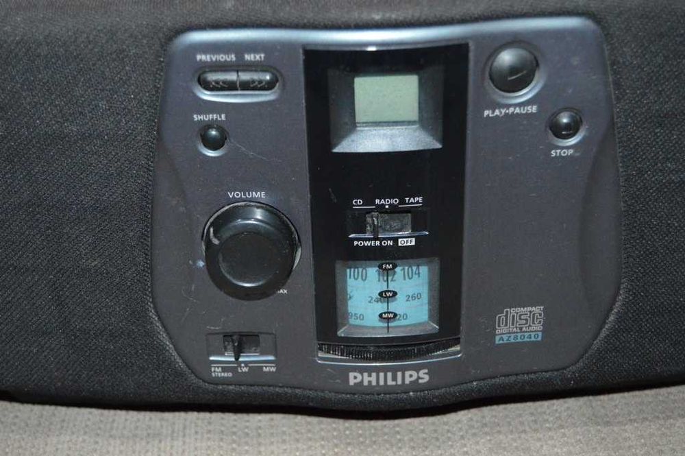 Radiocasetofon cu CD Philips AZ8040 - citeste