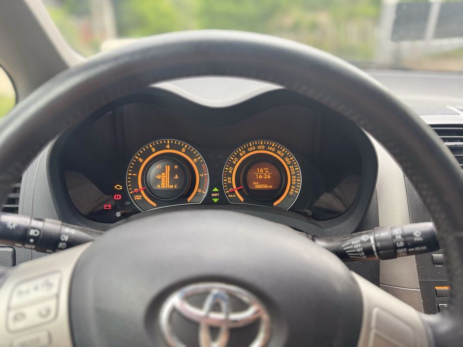 Vand Toyota Auris