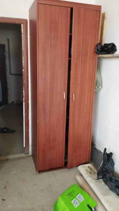 Продам шкаф б/у 4000 торг есть