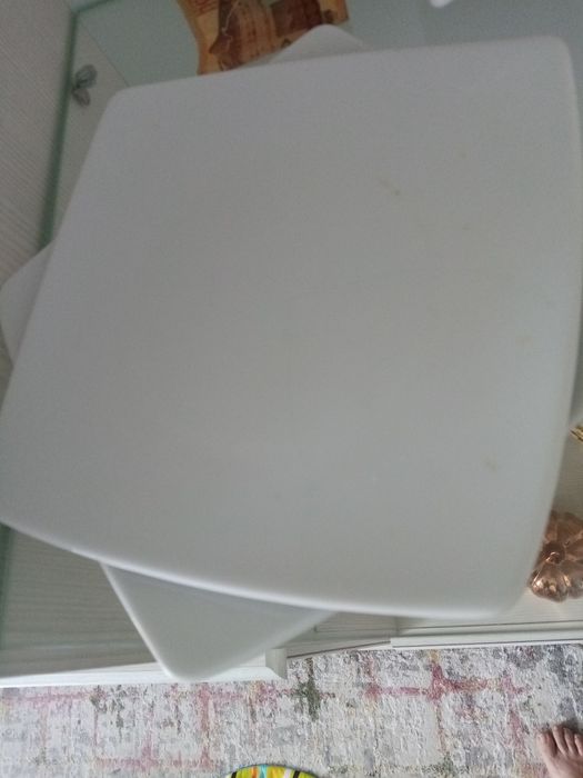 Тарелочки белые.