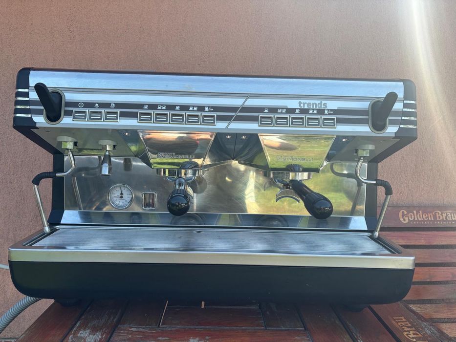 Aparat profesional cafea Nuova simonelli appia trend 2GR