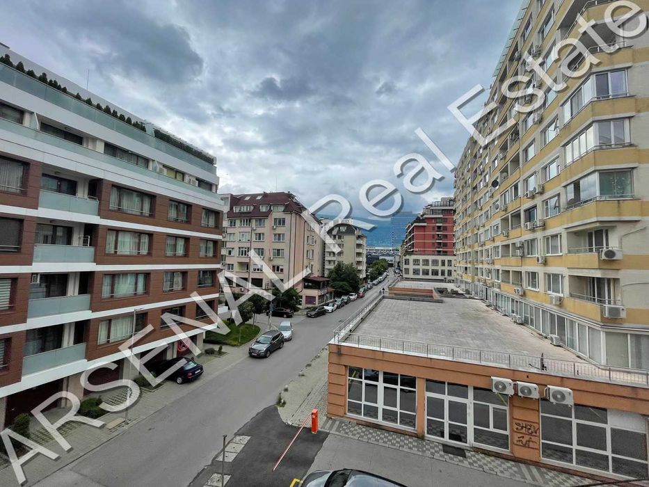 Дава се под наем Многостаен апартамент в София, Гоце Делчев - 180 кв.м за 1500 € - Снимка #11