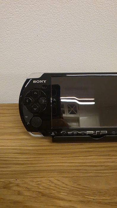 Sony PSP 3000, Modat, 550 jocuri, 9 în 1,  gata de joacă