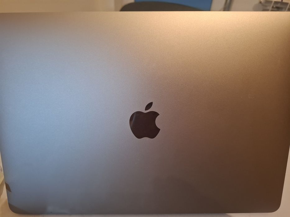 MacBook 13 Pro в хорошем состояние