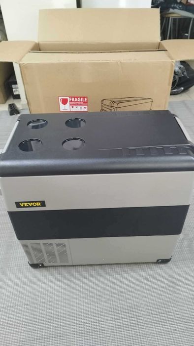 НОВ!Компресорен хладилник с фризер VEVOR 55л. Захранване 12V и 220V.