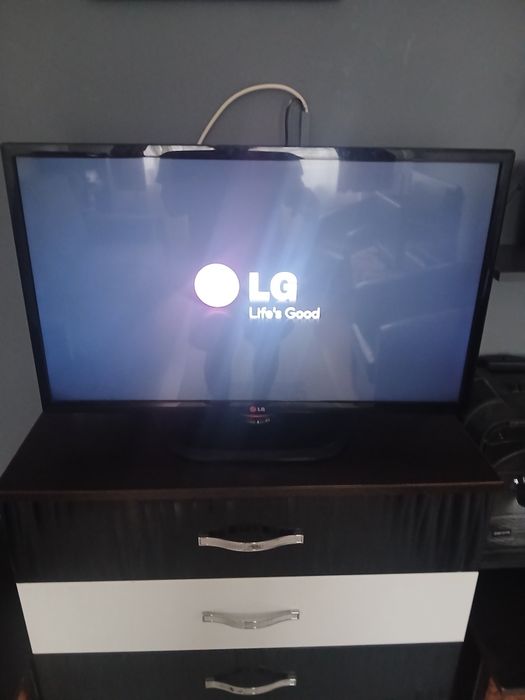 Vând TV  LG  si tv teleteh de 81cm. 32 inch philips