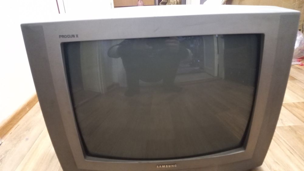 продам телевизор