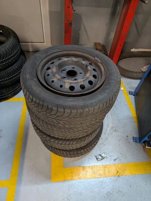 Jante originale Kia Ceed R15 + anvelope iarna