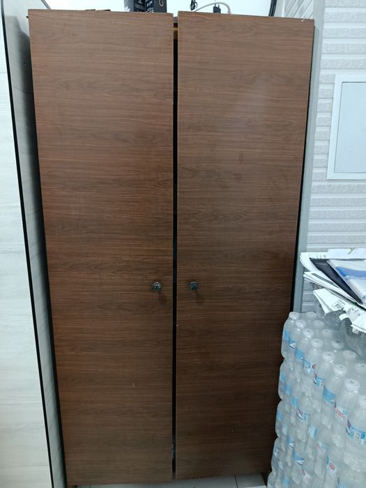 Шкаф бу 50000 с у́м