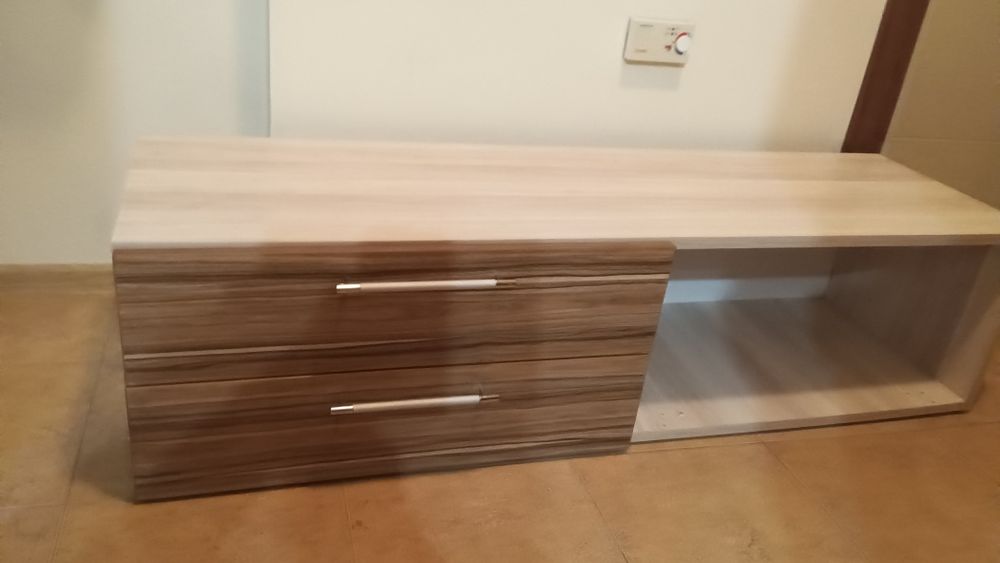 Единични мебели от дърво и дървесина