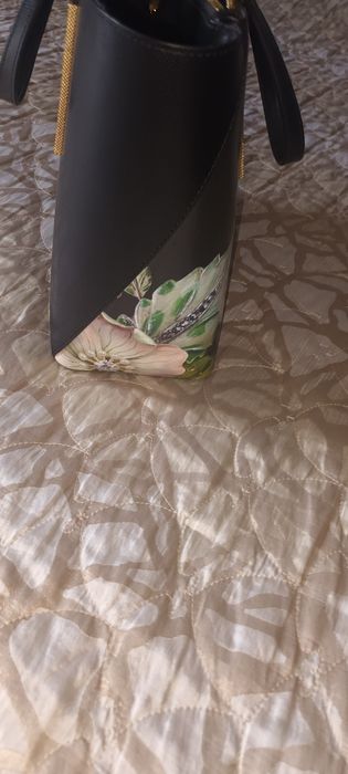Кожена чанта на Ted Baker