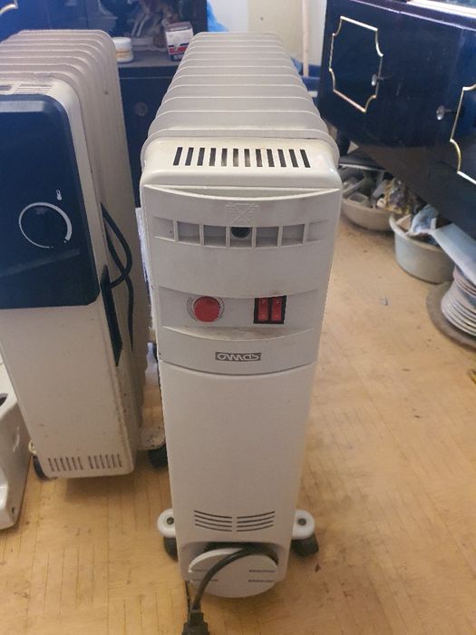 Vând două calorifere electrice