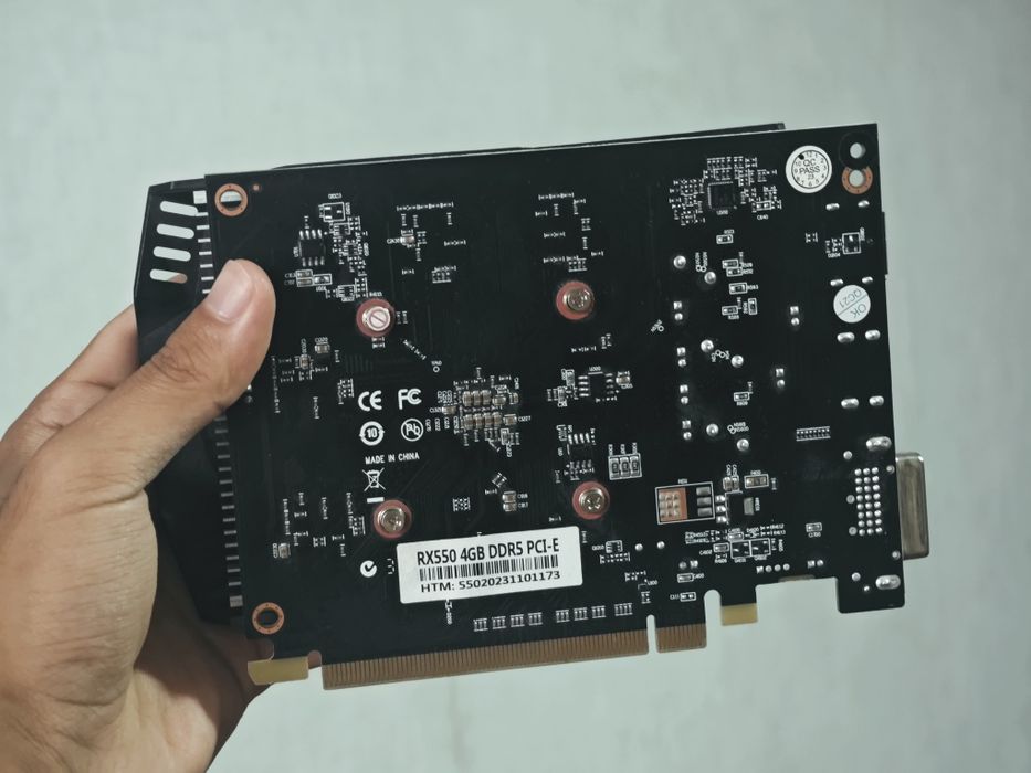 Rx 550 4gb на пломбе