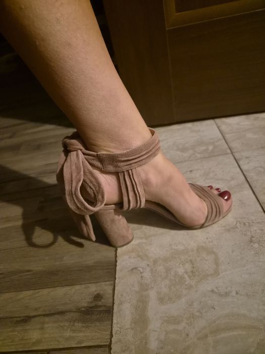 Sandale piele intoarse