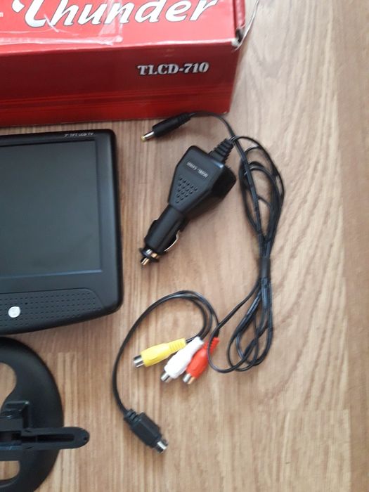 Телевизарче за кола TLCD-710