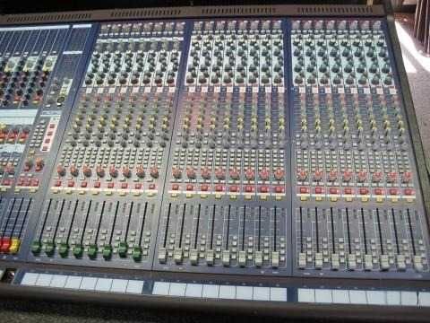 Микшерный пульт Midas Verona V480