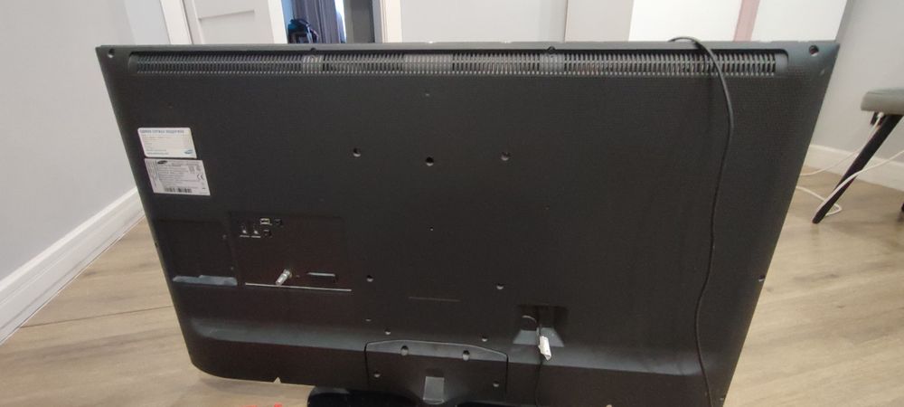 Телевизор Samsung в хорошем состоянии