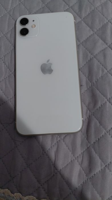 Айфон 11 сатылады.