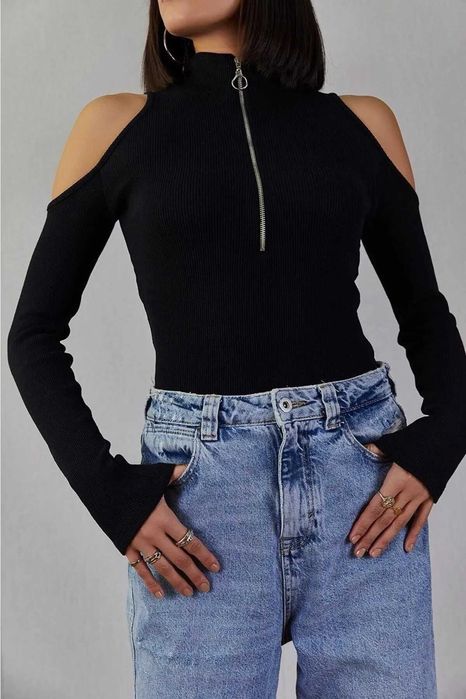 Скидки! Новый черный лонгслив в рубчик на молнии Турция