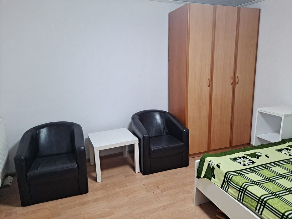 Închiriez cameră la curte Apărătorii Patriei - Berceni