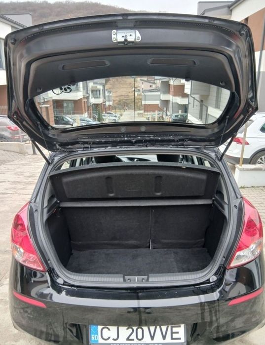 Vând Hyundai i20