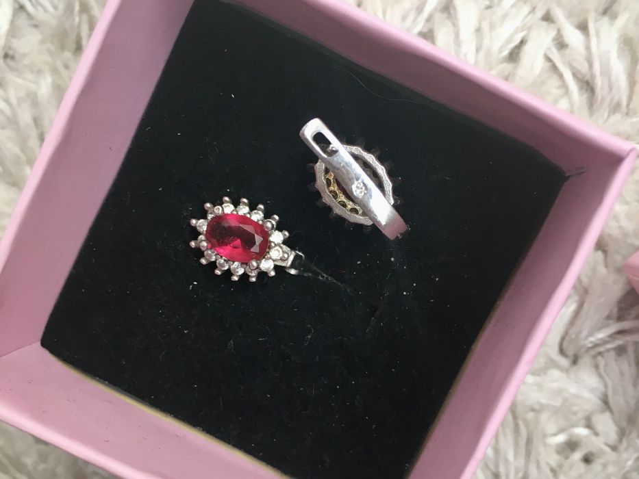 Обеци от сребро с цирконии