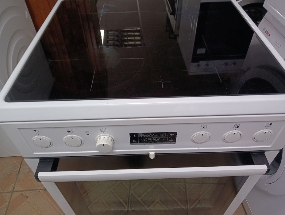 Свободно стояща печка с керамичен плот Gorenje 2 години гаранция!