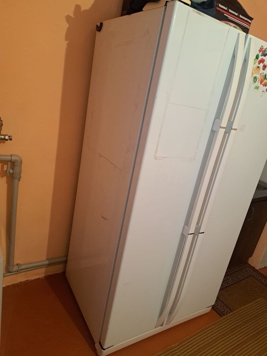 Продам холодильник двух дверный НЕ РАБОЧИЙ