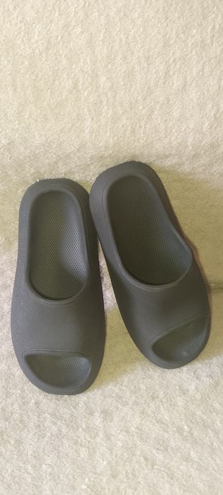 Шлёпанцы/сланцы новые.