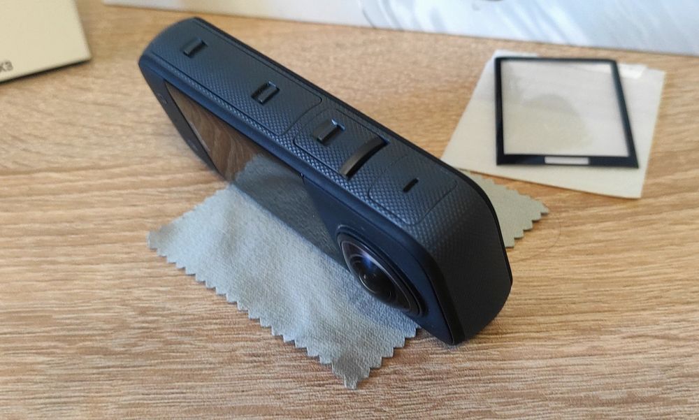 Insta 360 x3 + аксесоари, екшън камера 360 градуса