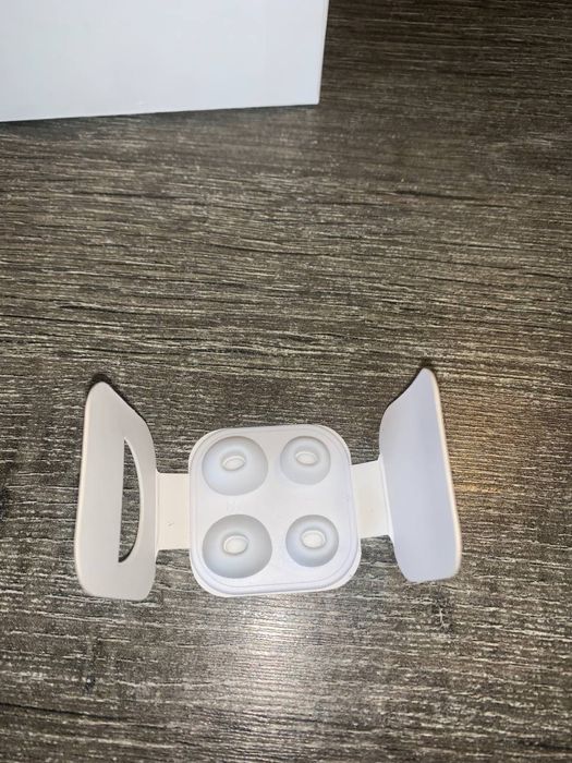 ПРОДАМ AirPods Pro