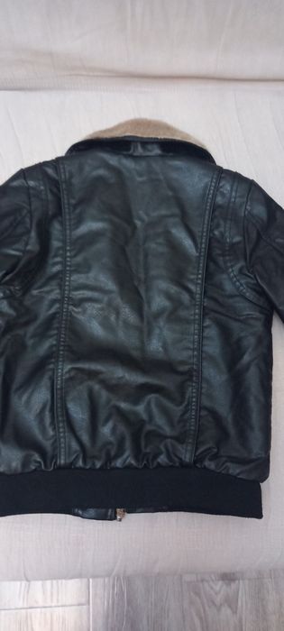Кожаная куртка с мехом на рост 140см