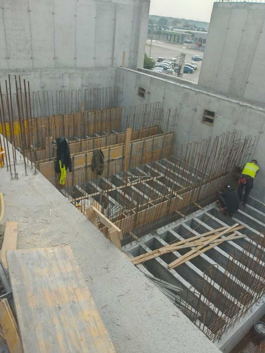 Execut zugrăveli, glet, gresie, faianță și renovări – București și Ilfov